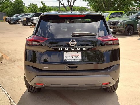 Certified 2023 Nissan Rogue S FWD image 3