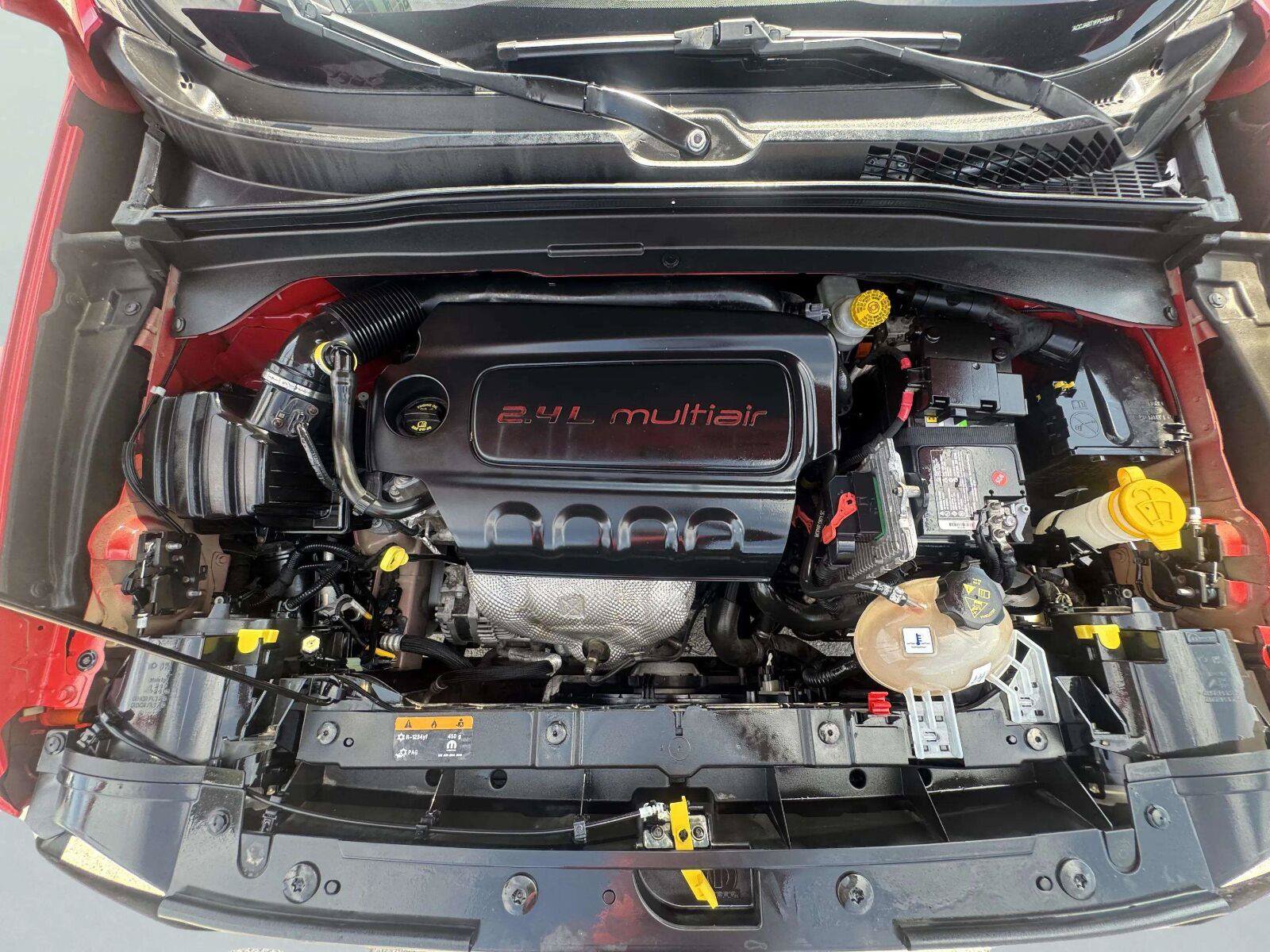 Used 2015 Jeep Renegade Latitude w/ Popular Equipment Group FWD image 64