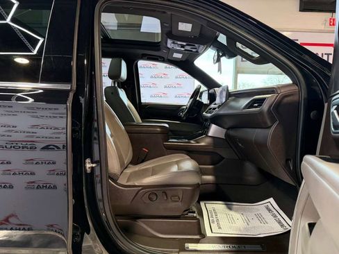 Used 2021 Chevrolet Suburban LT w/ LT Signature Plus Package image 66