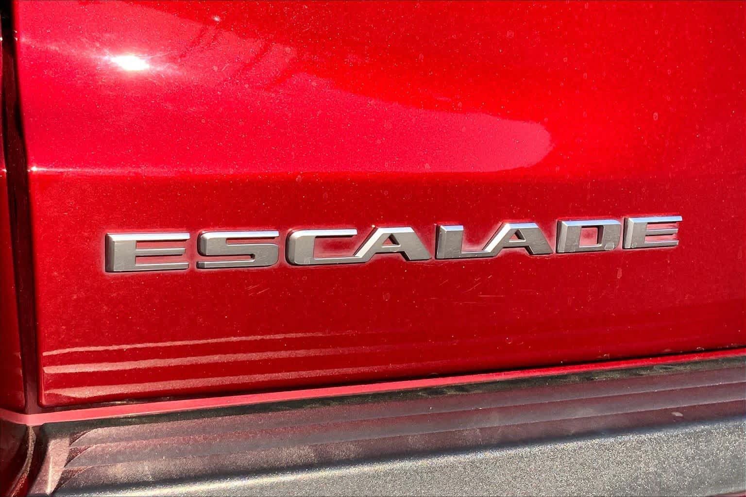 Used 2018 Cadillac Escalade ESV Premium Luxury w/ LPO, Radiant Package AWD/4WD image 29