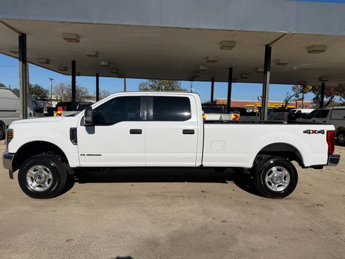 Used 2018 Ford F250 XLT image 2
