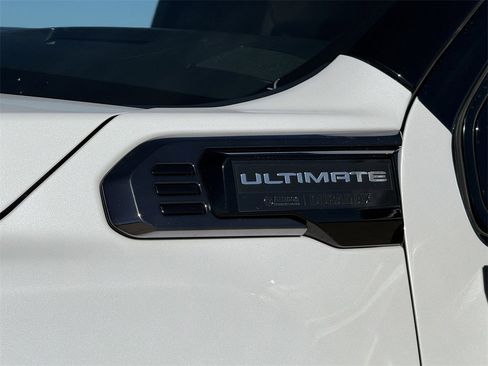 Used 2024 GMC Sierra 2500 Denali Ultimate w/ Max Trailering Package image 7