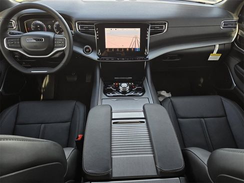New 2025 Jeep Wagoneer Series II image 17