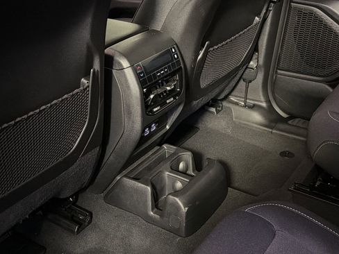 Used 2025 Jeep Grand Cherokee L Laredo image 29