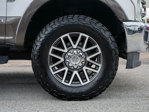 Used 2017 Ford F250 Lariat w/ Lariat Ultimate Package image 5