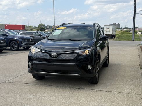 Used 2017 Toyota RAV4 XLE FWD image 16