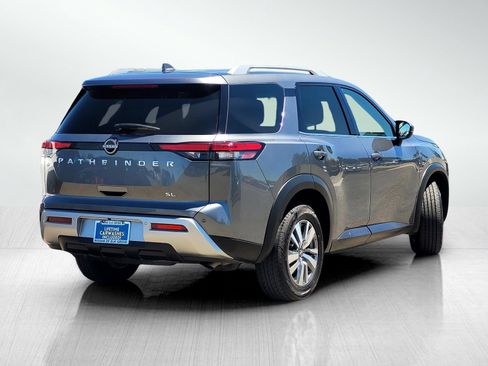 Used 2025 Nissan Pathfinder SL FWD image 4