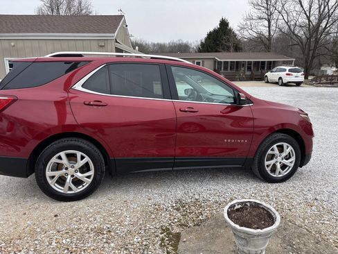 Used 2019 Chevrolet Equinox LT image 3