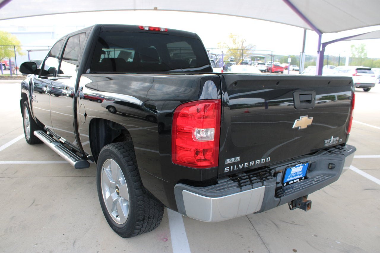Used 2010 Chevrolet Silverado 1500 LT w/ Texas Edition RWD image 3