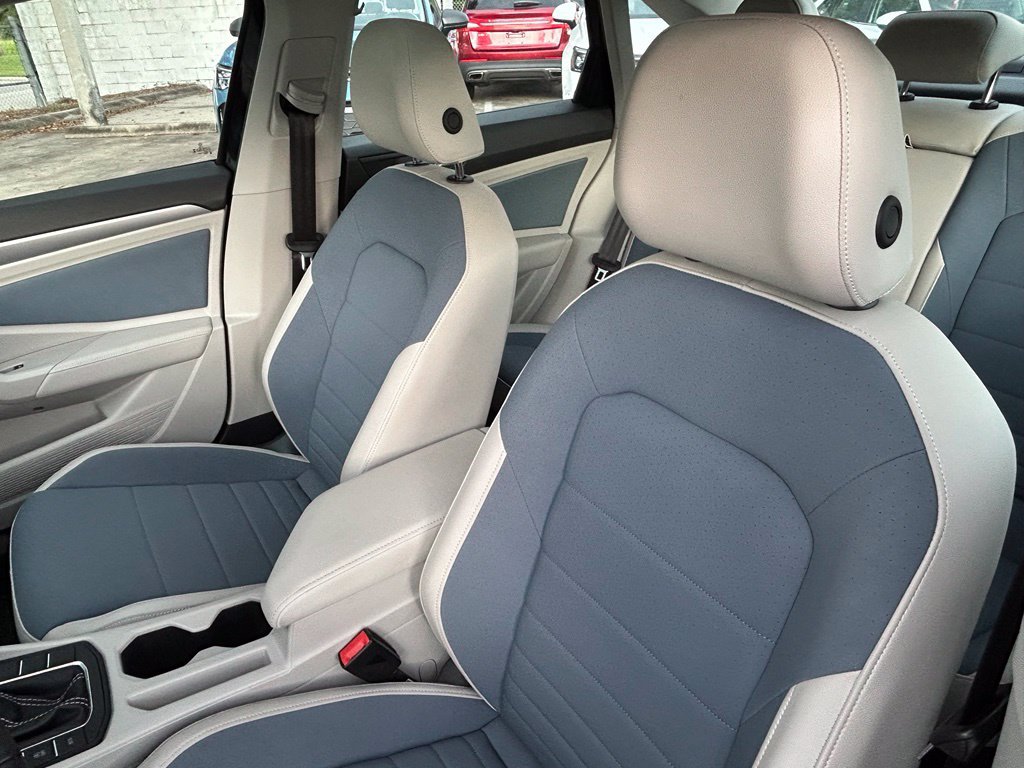 Certified 2026 Volkswagen Jetta SE FWD image 18