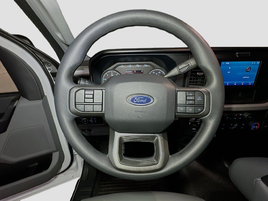 New 2026 Ford F550 4x4 Regular Cab Super Duty image 9