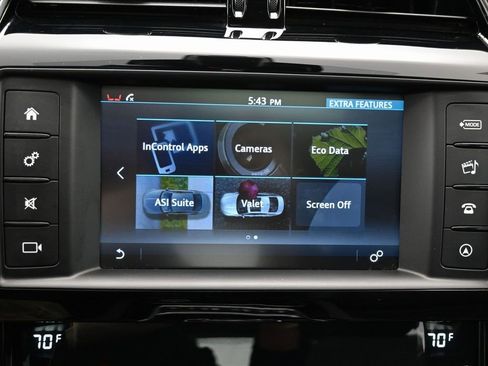 Used 2017 Jaguar XE Premium image 26