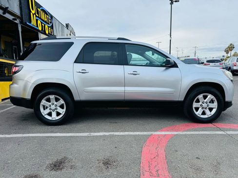 Used 2015 GMC Acadia SLE image 4