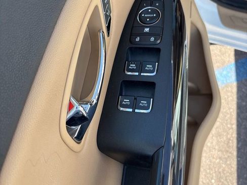 Used 2019 Kia Sedona SX FWD image 12
