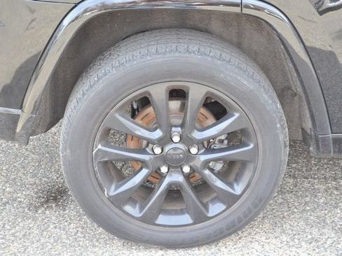 Used 2020 Jeep Grand Cherokee Altitude AWD/4WD image 11