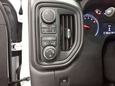 Used 2025 Chevrolet Silverado 1500 Custom Trail Boss AWD/4WD image 19