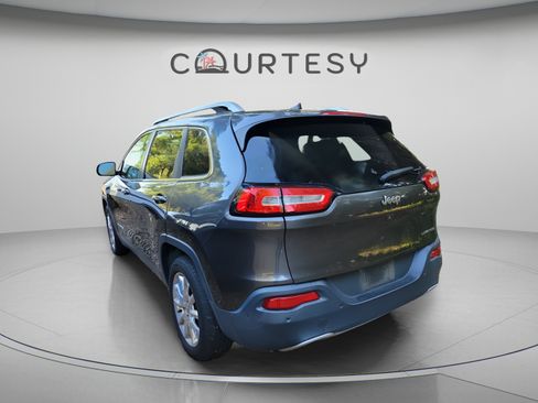 Used 2015 Jeep Cherokee Limited w/ Luxury Group FWD image 9