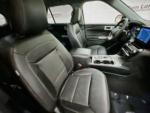 Used 2022 Ford Explorer Limited w/ Equipment Group 301A AWD/4WD image 30