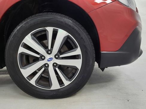 Used 2019 Subaru Outback 2.5i Limited AWD/4WD image 9