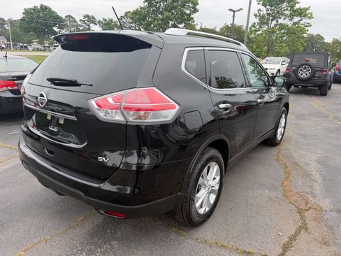 Used 2016 Nissan Rogue SV w/ SV Premium Package FWD image 4