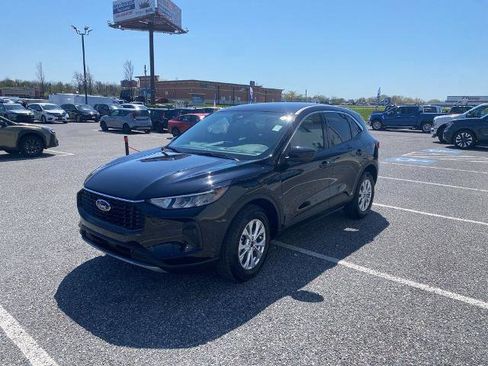 Certified 2023 Ford Escape Active w/ Tech Pack #2 AWD/4WD image 4