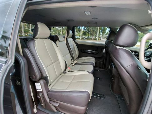 Used 2016 Kia Sedona SX Limited image 11