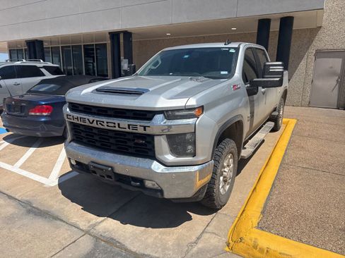 Used 2020 Chevrolet Silverado 2500 LT w/ Texas Edition AWD/4WD image 3