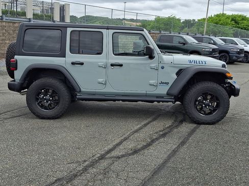 Used 2024 Jeep Wrangler Unlimited AWD/4WD image 7