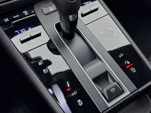 New 2026 Porsche Macan S image 22