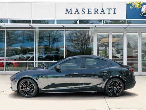 Used 2022 Maserati Ghibli Modena Q4 AWD/4WD image 2