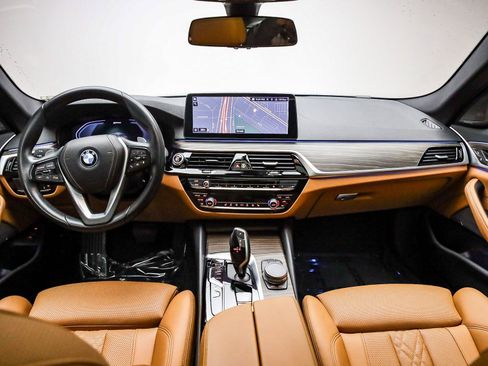 Certified 2023 BMW 530e w/ Premium Package image 13