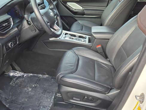 Used 2023 Ford Explorer Platinum w/ Technology Package image 27