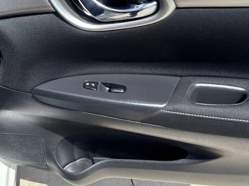 Used 2015 Nissan Sentra SV FWD image 23