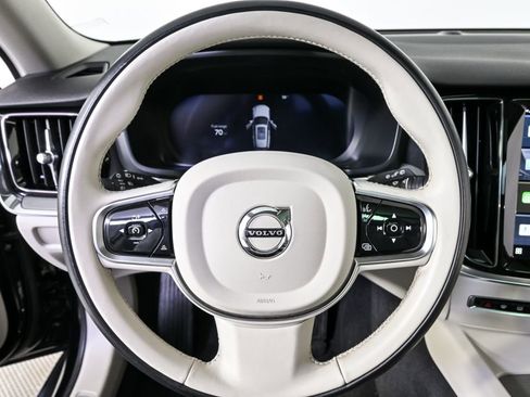 Certified 2025 Volvo V60 B5 Cross Country Plus image 9