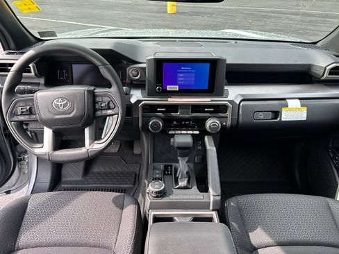New 2026 Toyota 4Runner SR5 AWD/4WD image 12