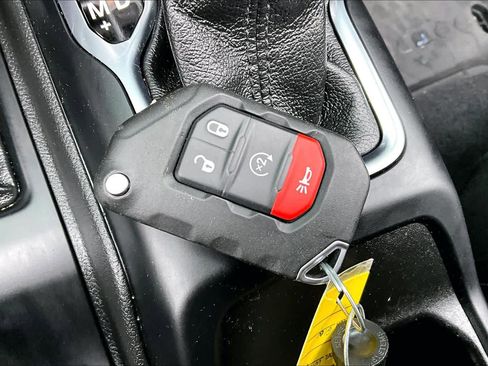 Used 2022 Jeep Wrangler Unlimited Sport w/ Sun And Sound Package image 14