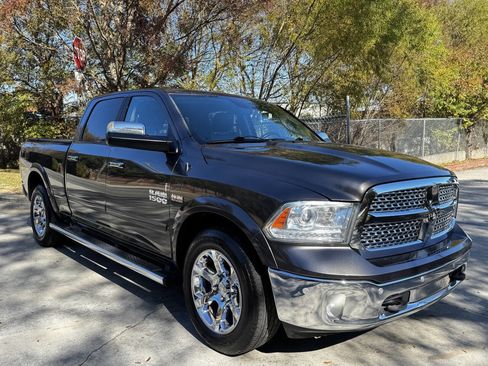Used 2014 RAM 1500 Laramie w/ Convenience Group image 7
