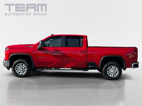 Used 2025 Chevrolet Silverado 2500 LT image 4