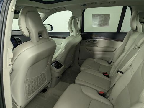 Used 2016 Volvo XC90 T6 Momentum w/ Momentum Plus Package image 23