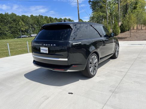 Used 2024 Land Rover Range Rover Autobiography AWD/4WD image 8