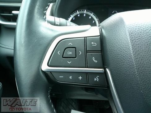 Certified 2022 Toyota Highlander LE image 13