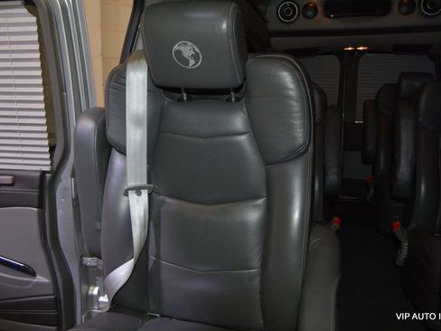 Used 2020 GMC Savana 2500 Extended w/ Enhanced Convenience Package image 27