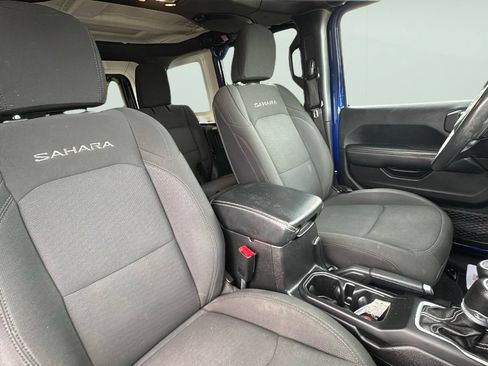 Used 2019 Jeep Wrangler Unlimited Sahara AWD/4WD image 21