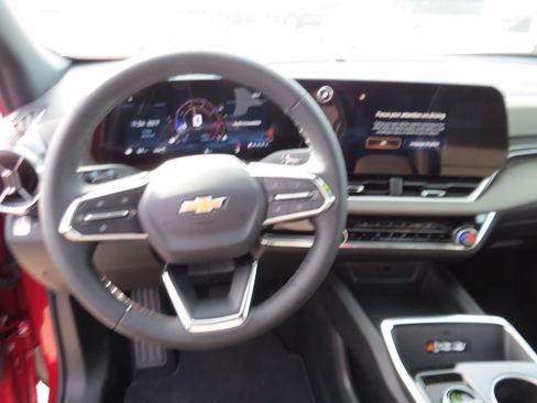 New 2026 Chevrolet Equinox LT w/ Convenience Package II image 16