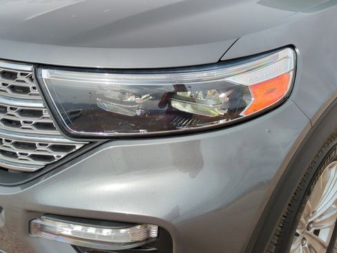 Used 2023 Ford Explorer Limited image 10