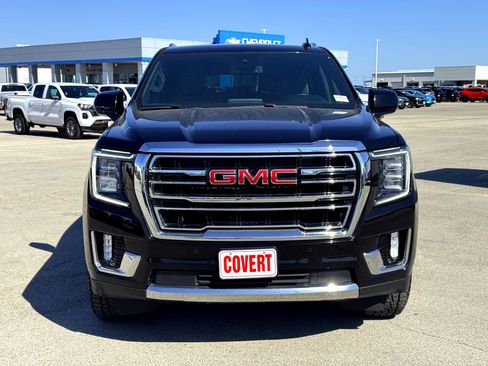 Used 2024 GMC Yukon XL SLT image 3