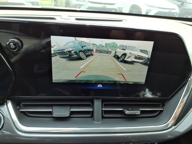 New 2026 Chevrolet Trax ACTIV w/ Sunroof Package FWD image 14