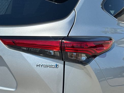 Used 2023 Toyota Highlander Limited AWD/4WD image 21
