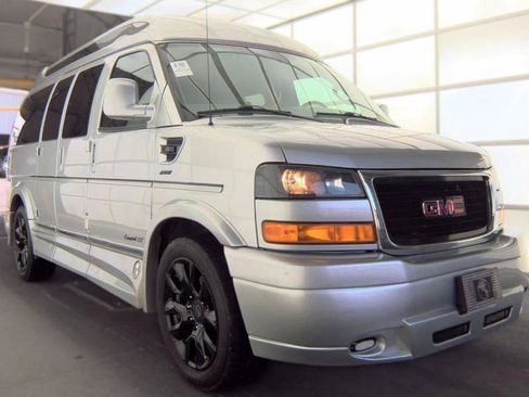 Used 2023 GMC Savana 2500 RWD image 1