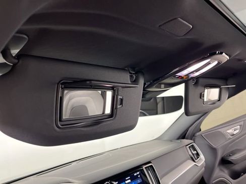 Used 2024 Volvo S60 B5 Plus FWD image 34